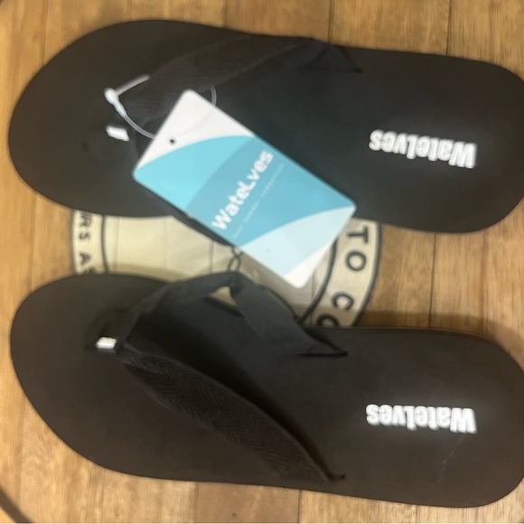 Brand new with tags original price $45 for the sketchers and $20 flip flops - Picture 7 of 8